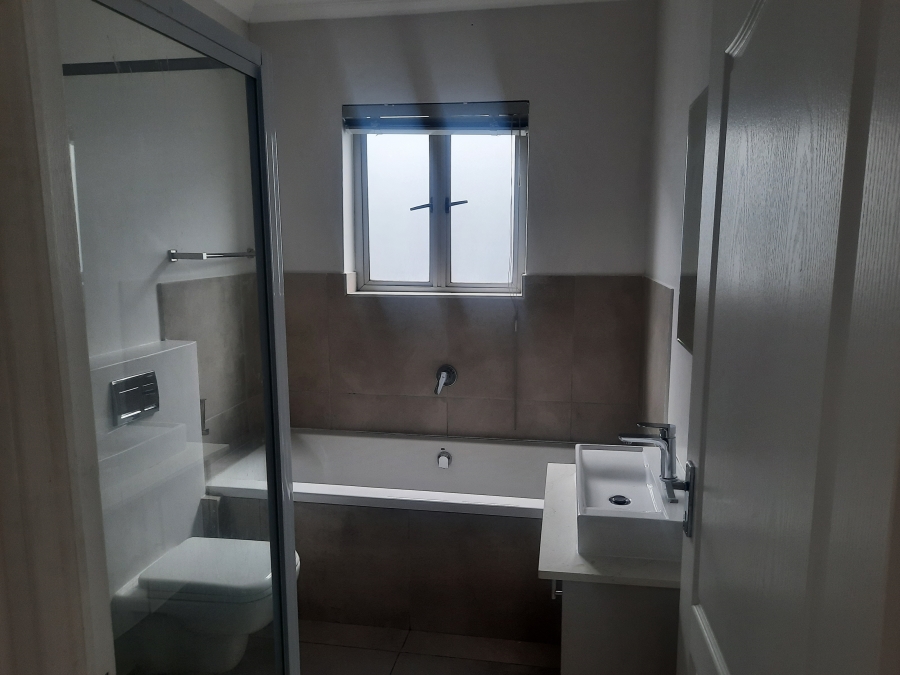 To Let 3 Bedroom Property for Rent in Langeberg Heights Western Cape